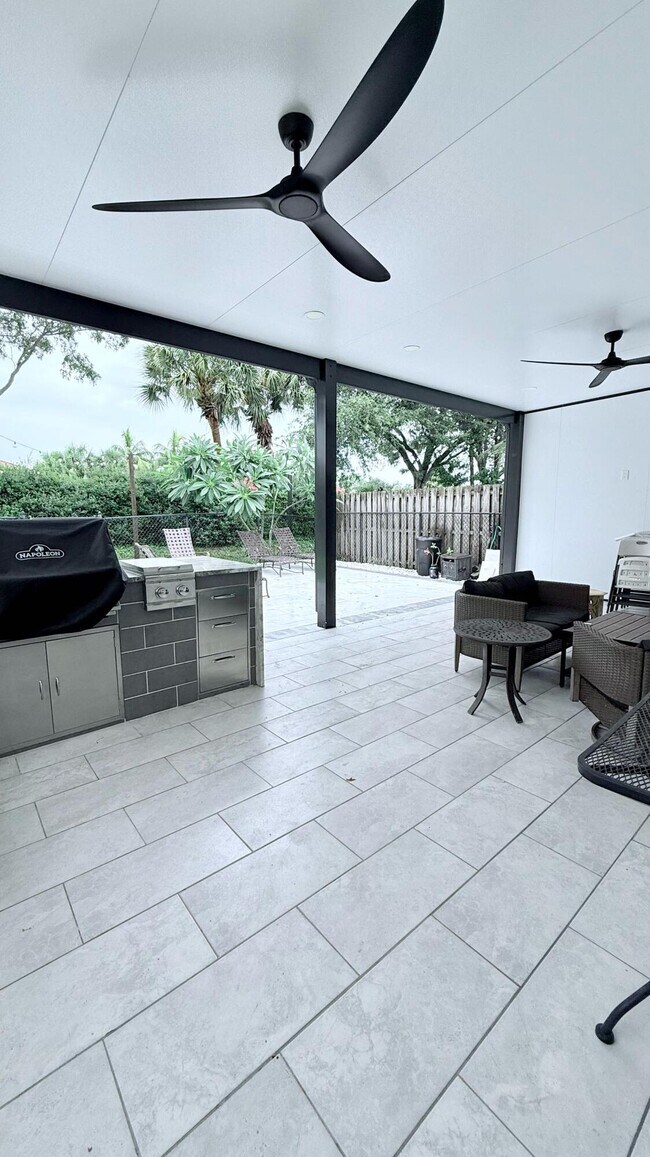 Building Photo - 5301 Canoe Bend Dr