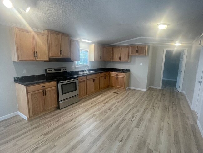 Building Photo - Home Available in Stedman