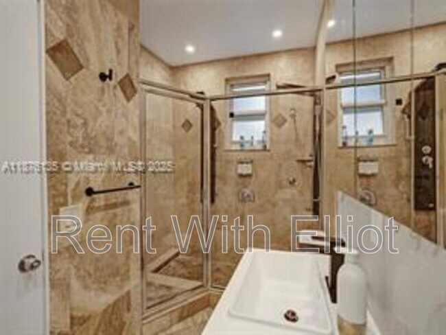 Building Photo - 3291 SW 44th St