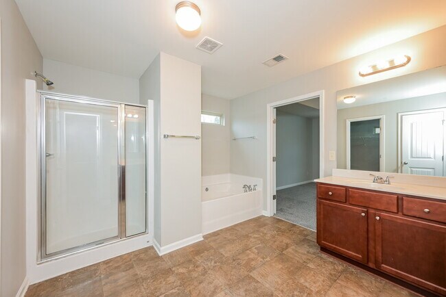 Building Photo - 930 Walking Stick Trail NE