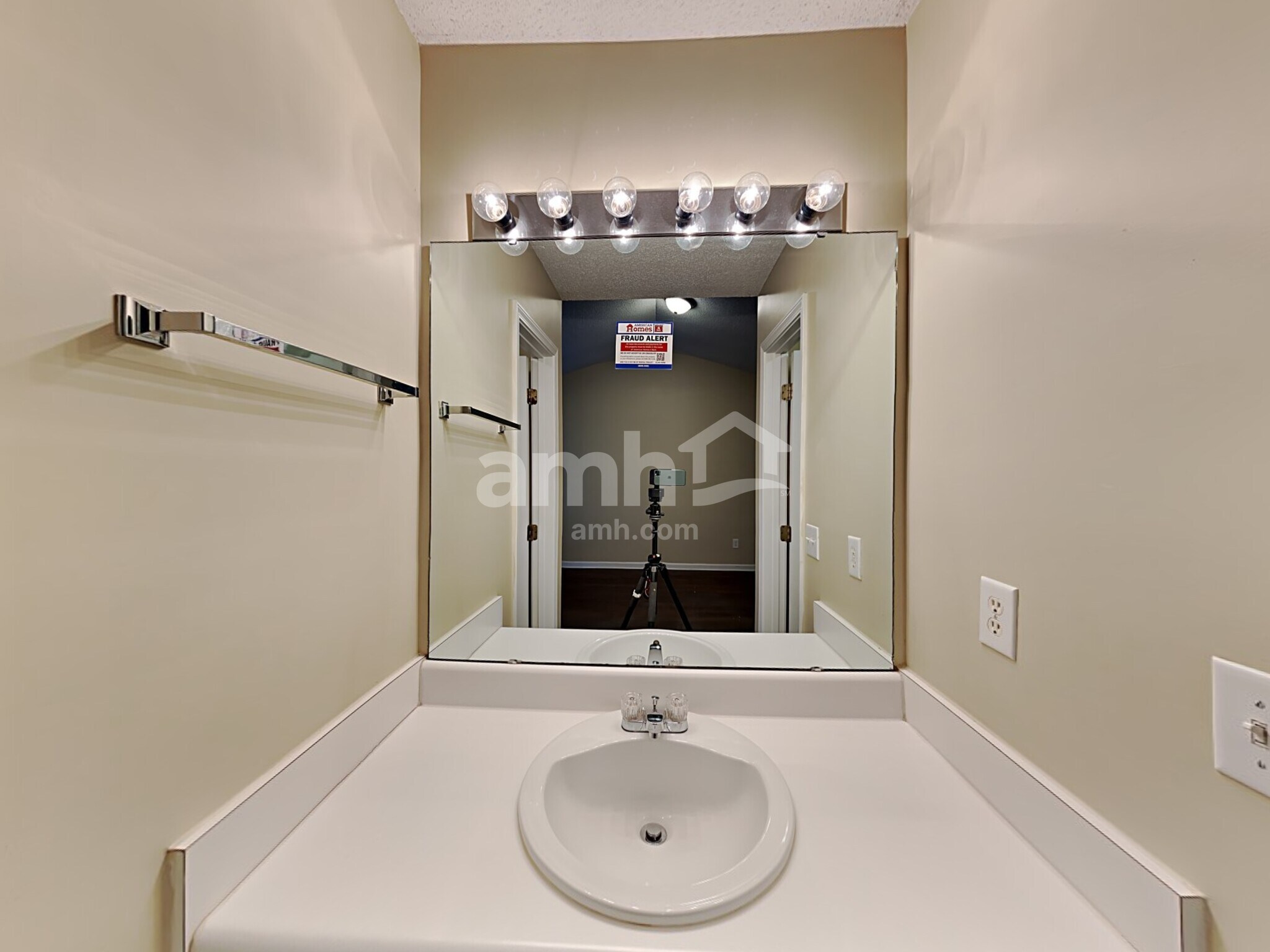 Building Photo - 5405 Orchard Pond Dr