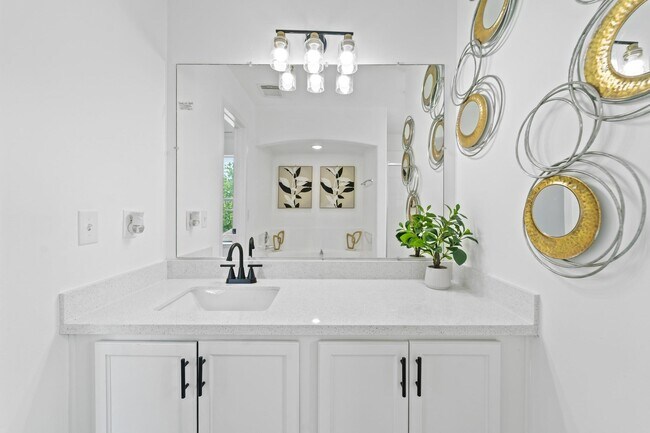 Building Photo - 6310 Mountain Pines Ln