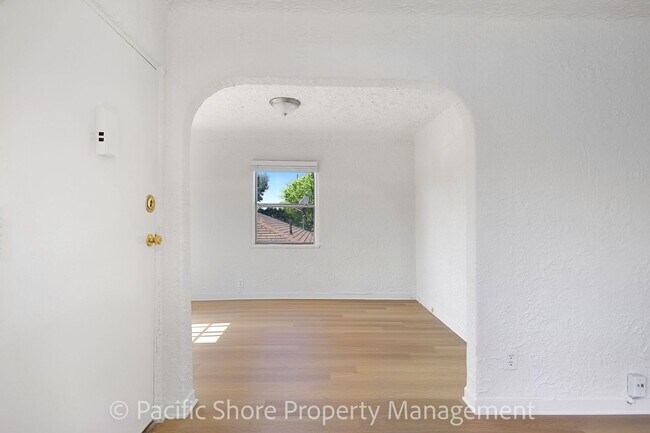 Building Photo - 10753 Tabor St