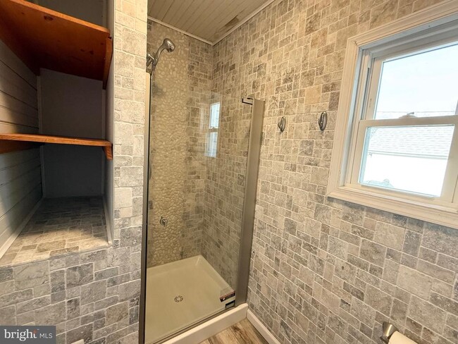 Building Photo - 305 Central Ave