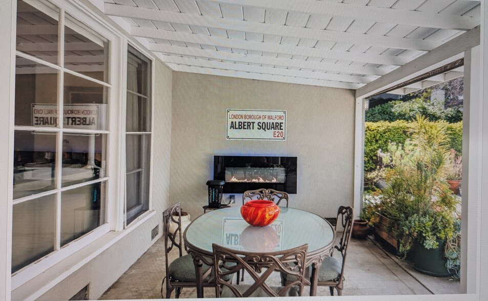 Back patio - 6029 Greenbush Ave