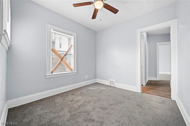 Building Photo - 3455 E 121st St