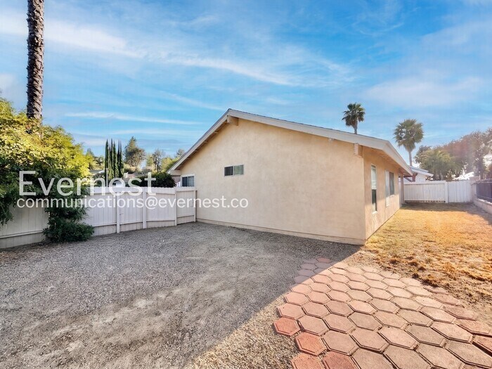Building Photo - 30440 Milky Way Dr
