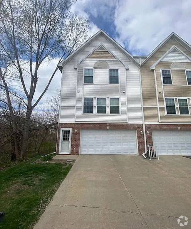 Building Photo - 2-Bedroom Townhouse Available for Rent!