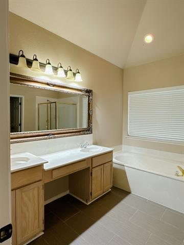 Building Photo - 2204 Starleaf Pl