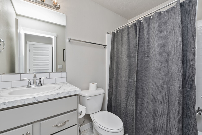 Second Bathroom - 6059 S Boddington Ln