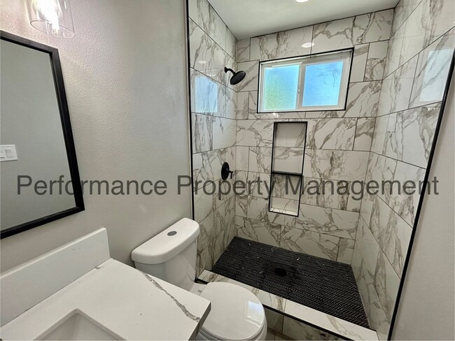 Building Photo - Charming 3 Bed/2 Bath Remodeled Home in Sh...