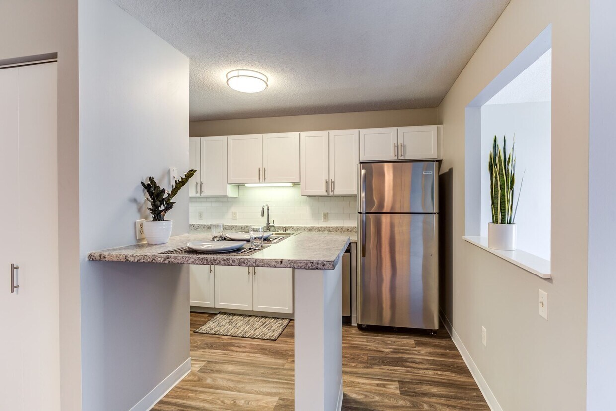 Hampshire Hill - Bloomington Mn Apartment Finder