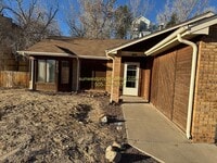 Building Photo - 3 bed, 2 bath