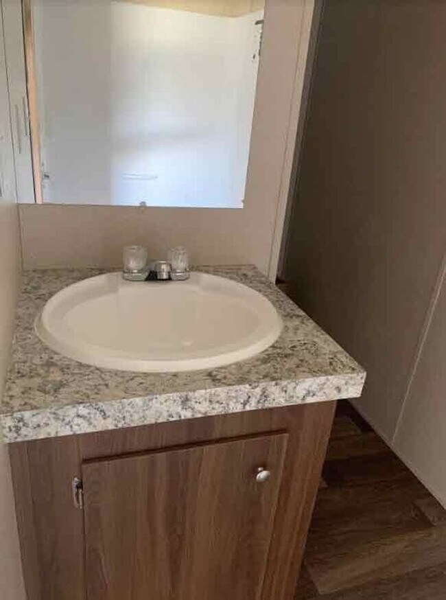 Building Photo - Charming 3BR House in Delco