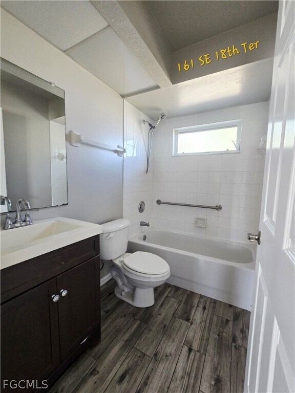 Building Photo - 161 SE 18th Terrace