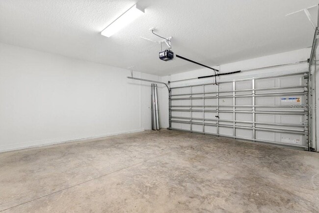 Building Photo - 5245 White Chicory Dr