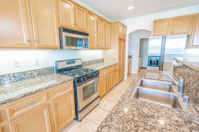 Building Photo - Bella Ventana 3 Bedroom Rental Home in Valencia!