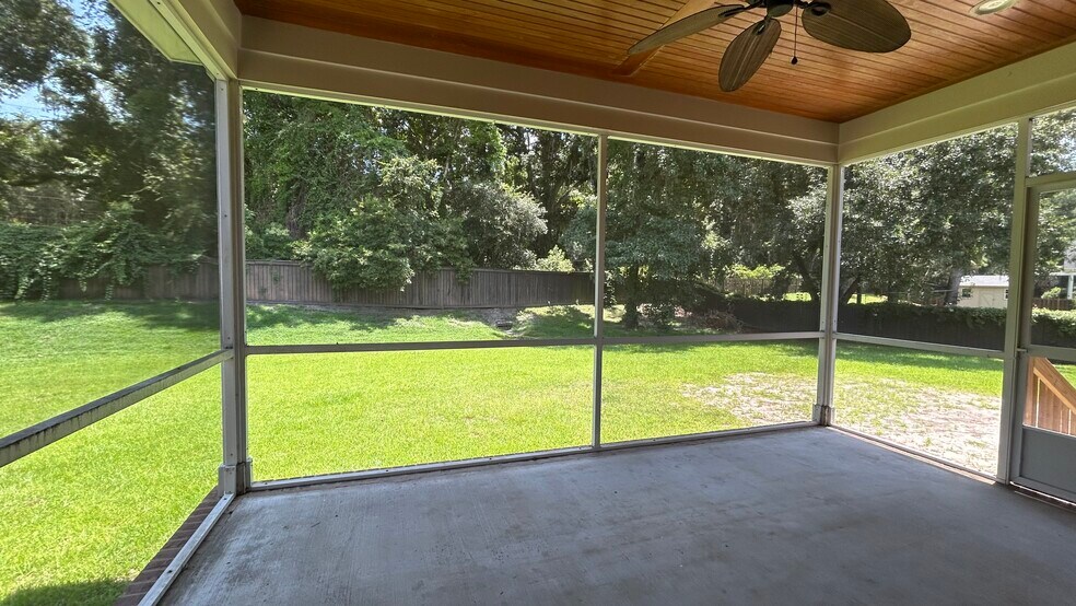 Building Photo - 389 Chastain Cir