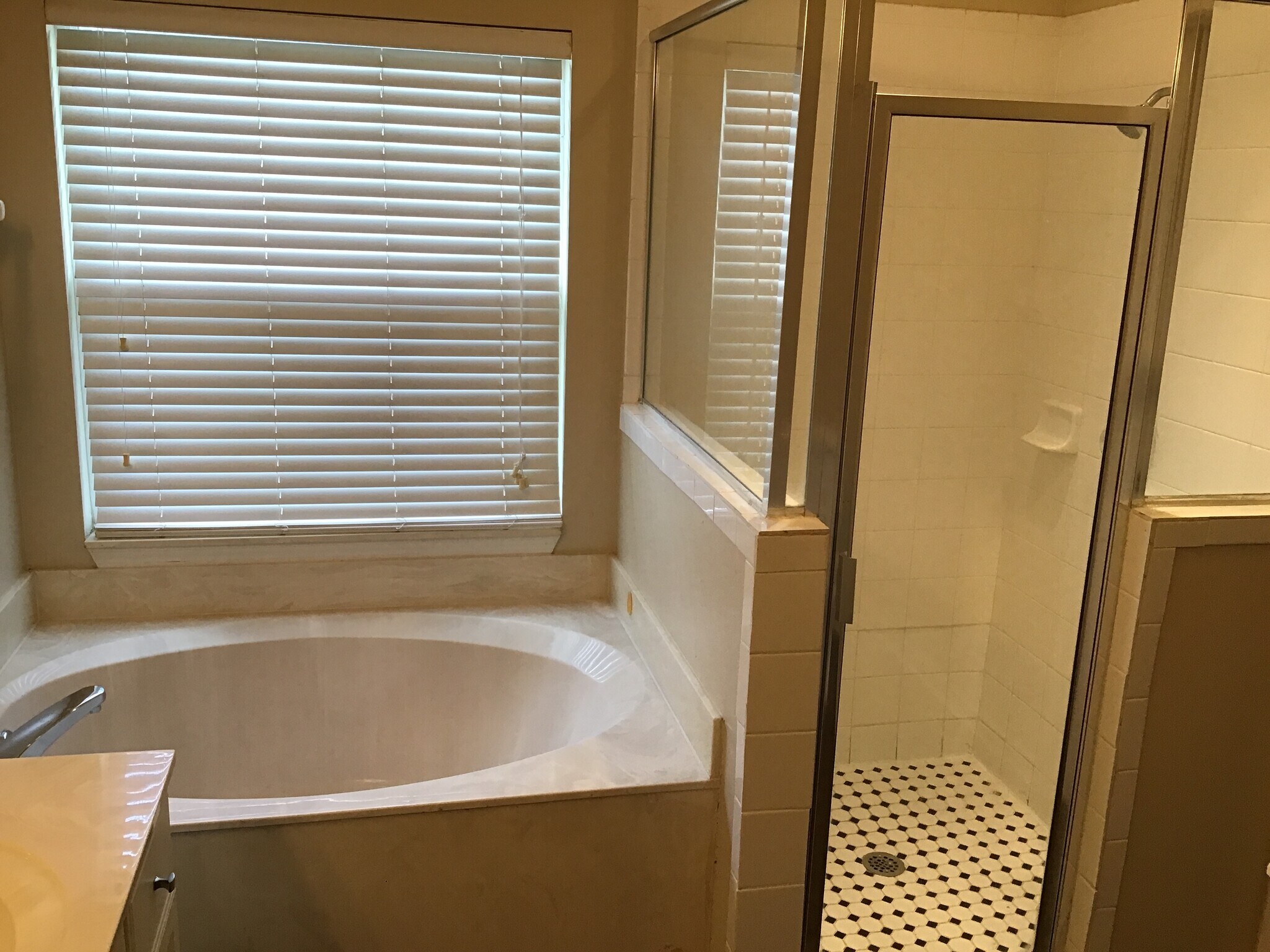 Building Photo - 1836 Northglen Cir