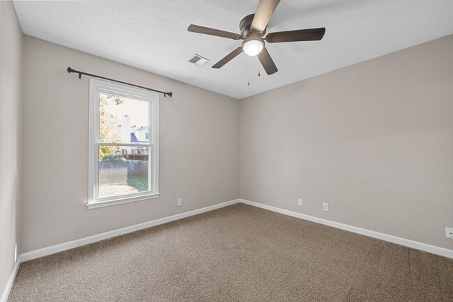 Building Photo - 3 Bedroom Home In Meadowbrook Subdivision For Rent!