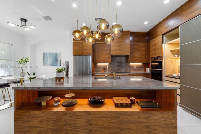 Building Photo - 3870 E Hibiscus St