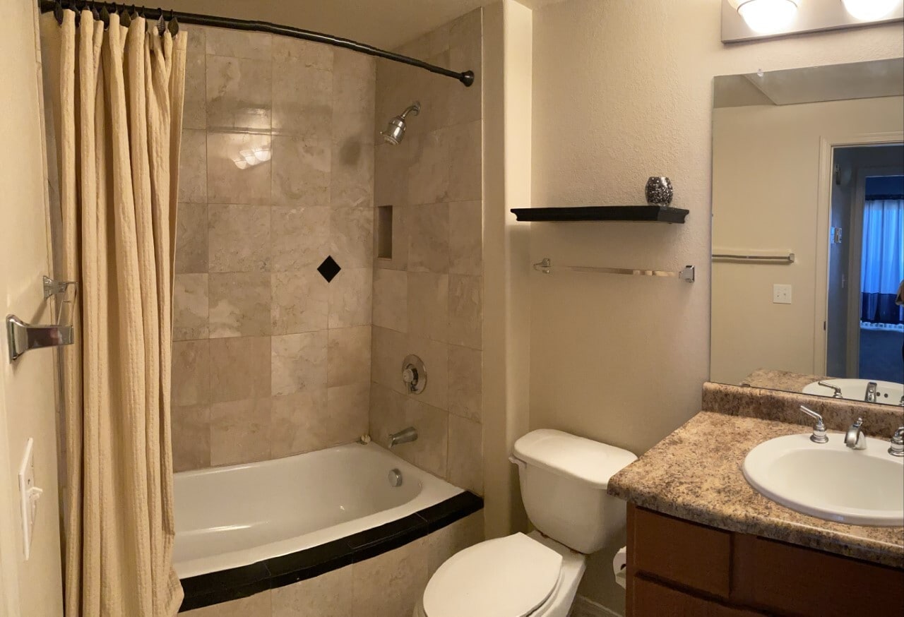 guest bath - 9820 N Central Ave