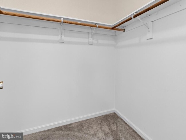 Building Photo - 6120 Gray Wolf Ct