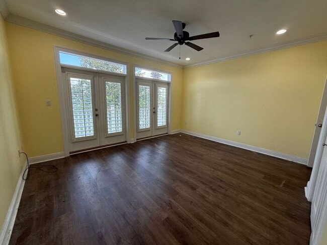 Building Photo - Navarre - Hidden Bay Village - 3 bedroom, 3 bathroom - Waterfront Townhome