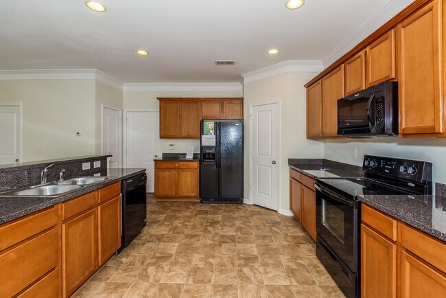 Building Photo - 7911 Hereford St