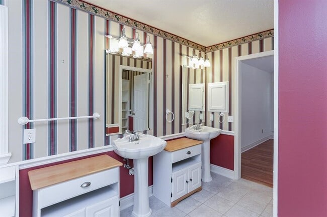 Building Photo - 16307 Cobble Springs Ct