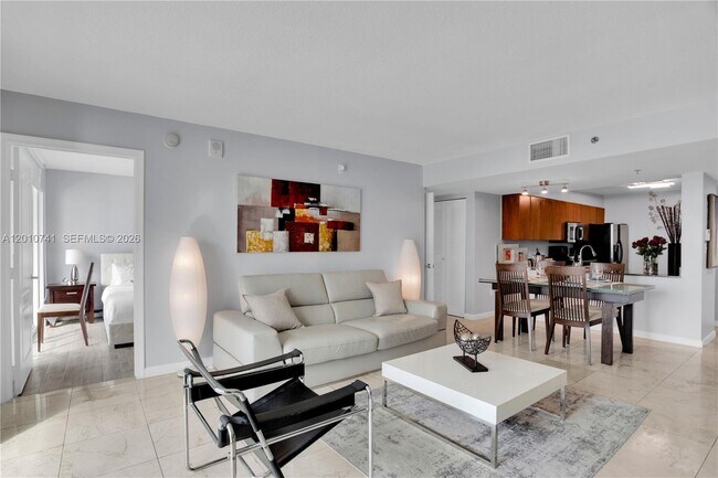 Building Photo - 1200 Brickell Bay Dr
