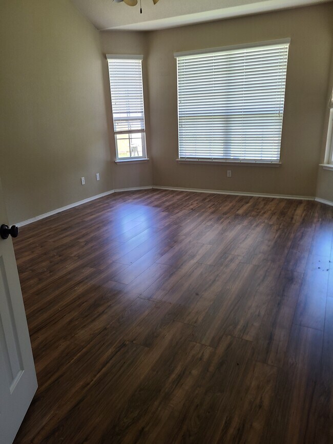 Building Photo - 5615 Birmingham Cir