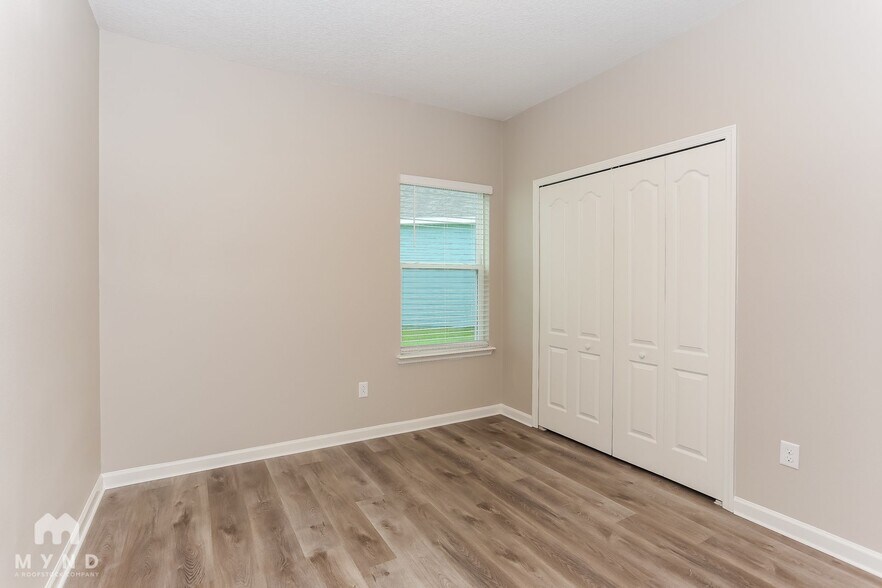 Building Photo - 10925 Haws Ln
