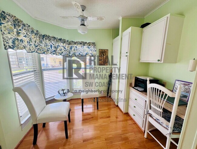 Building Photo - 202 Fan Palm Ln