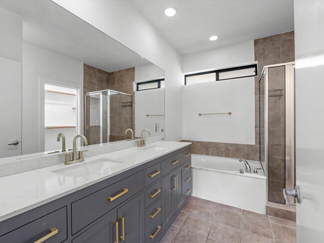 Building Photo - 4421 Eigel St