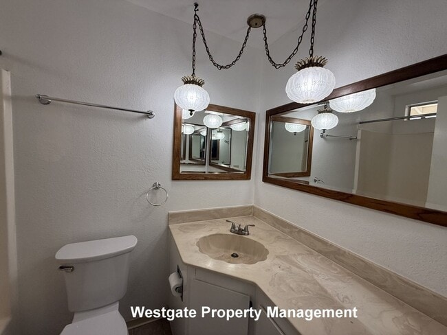 Building Photo - 328 Smith Dr