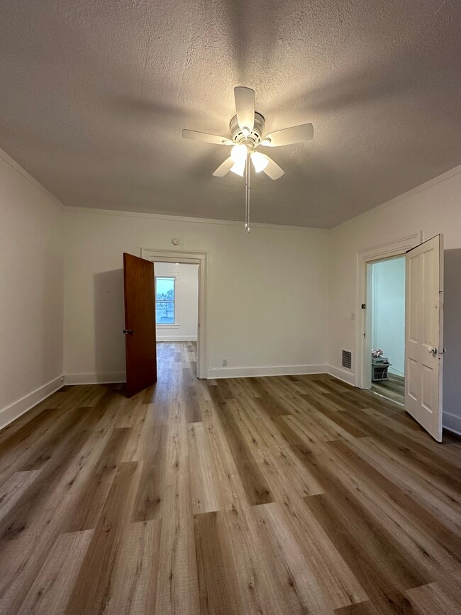 Building Photo - 1404 Grove St