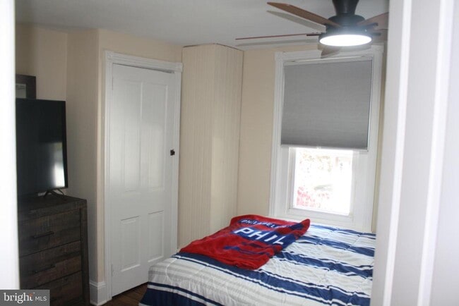 Building Photo - 820 W Bridge St