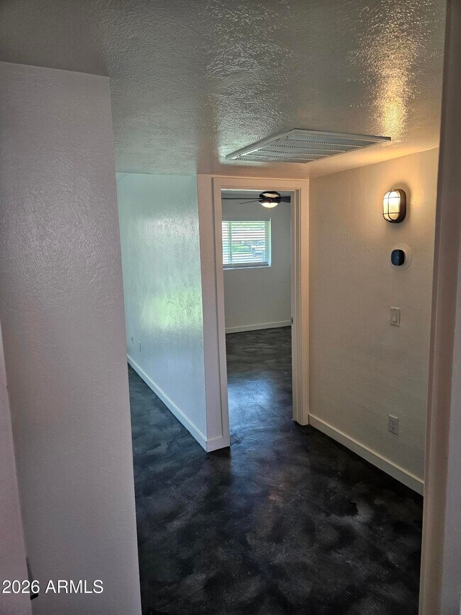 Building Photo - 1511 E Rovey Ave