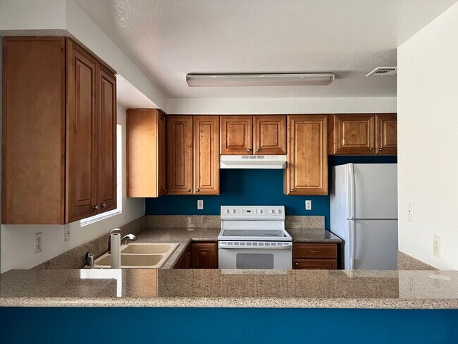 Building Photo - 6877 Tamarus St