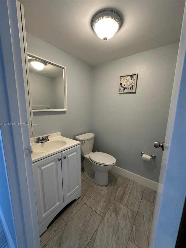 Building Photo - 514 Saxony Dr