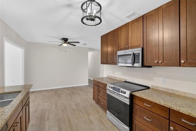 Building Photo - 311 NE 5th St