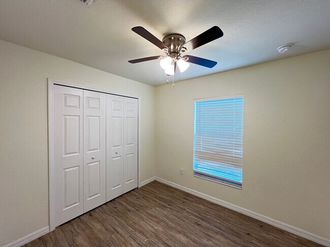 Building Photo - Beautiful 3 BD/2BA Home in Beautiful Ocala!!!