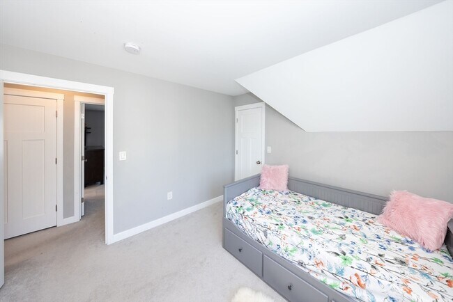 Building Photo - 18 Craftsman Ct