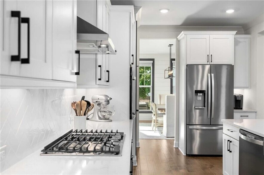 Building Photo - 520 Walden Glen Ln