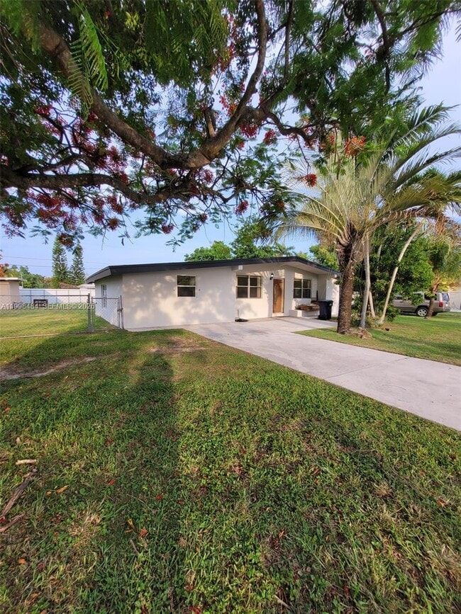 Building Photo - 26925 SW 145th Ave