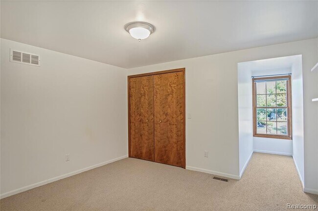 Building Photo - 1777 Fairway Dr