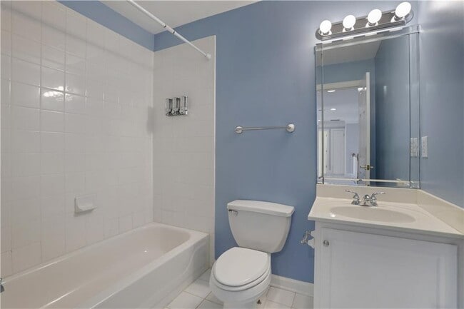 Building Photo - 127 Tara Blvd