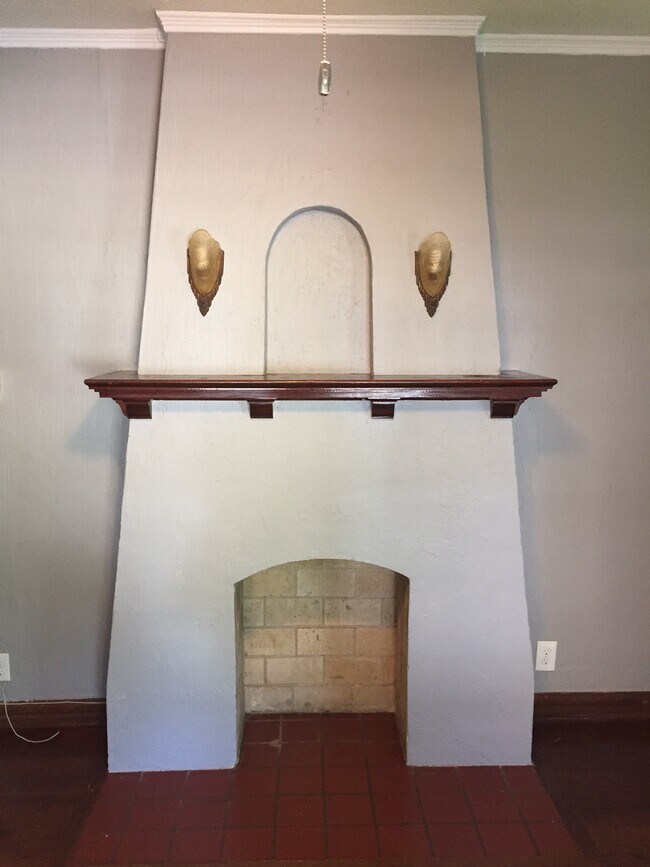 Building Photo - 6001 Goliad Ave