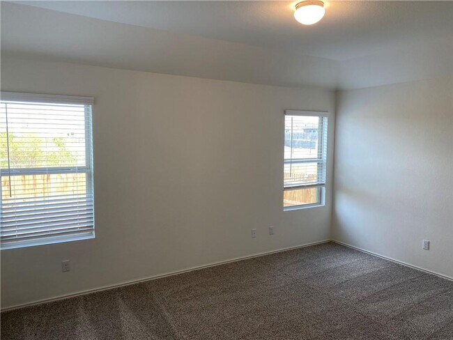 Building Photo - 128 Calomel Trl